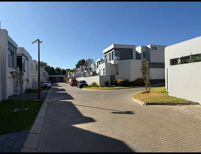 3 BEDROOM HOUSE FOR SALE IN BRYANSTON